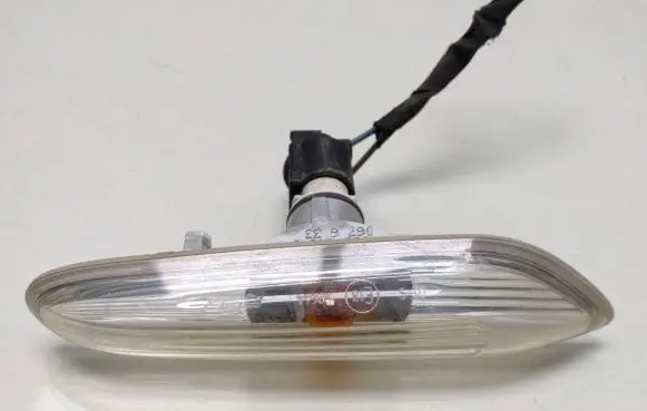 BMW 5 E60 E61 Front fender indicator light 7165741