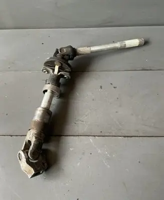 Volvo V70 Steering wheel axle 821056