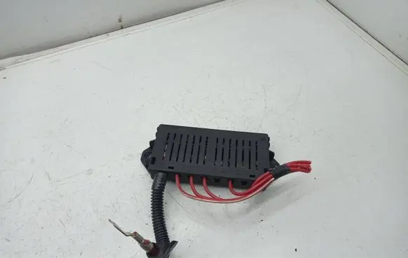 Volvo XC90 Fuse module 28mv01