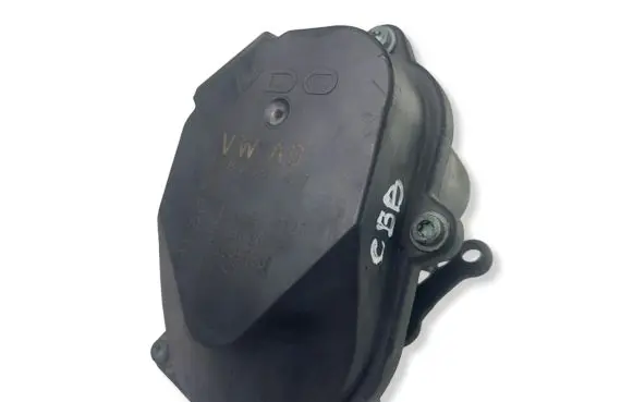 Volkswagen PASSAT B6 Intake manifold valve actuator/motor 03L129086