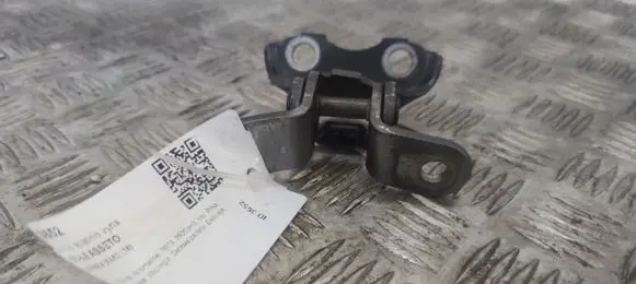 Toyota RAV 4 (XA50) Front door lower hinge 