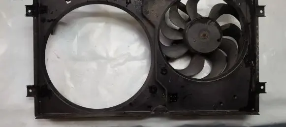 Volkswagen New Beetle Radiator cooling fan shroud 1C0121207