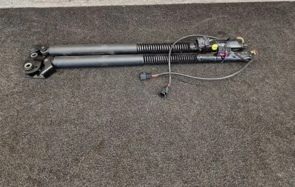 Audi A7 S7 4G Tailgate strut 4G8827851E 4G8827852E
