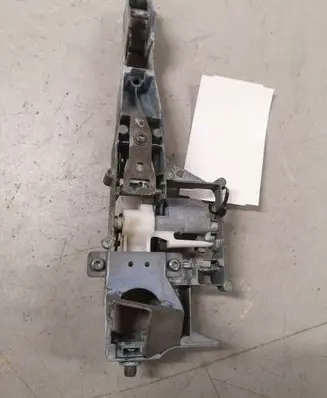 Rear door exterior handle/bracket