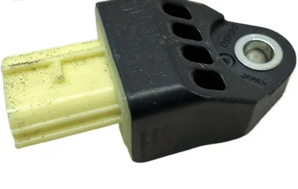 Toyota Yaris Airbag deployment crash/impact sensor OYT26000 89831-02140