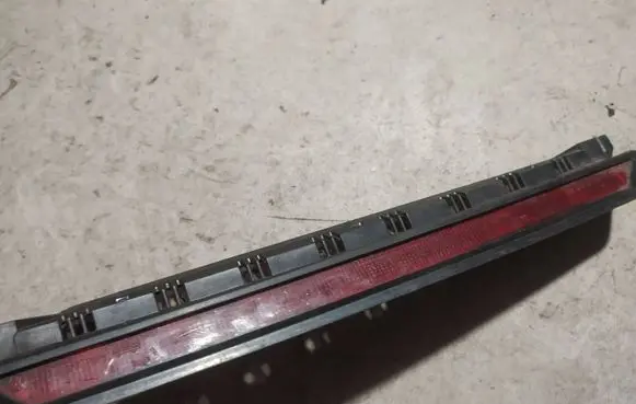 Volkswagen PASSAT B5 Third/center stoplight 3B9945097A