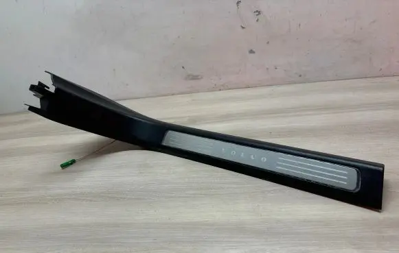 Volvo S90, V90 Front sill trim cover 31377616
