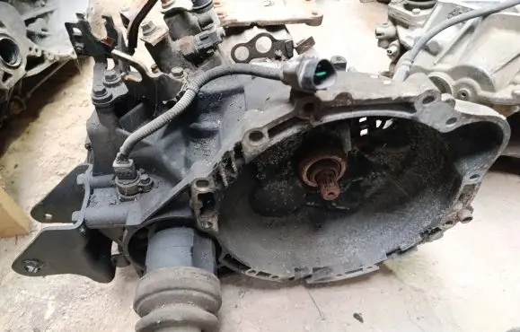 KIA Carens II Manual 6 speed gearbox S620JC