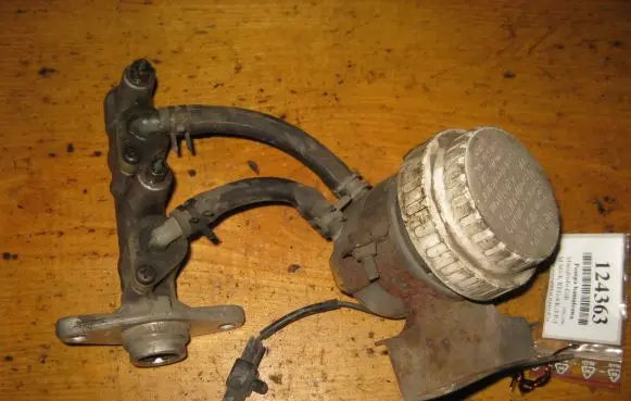 Mitsubishi Colt Master brake cylinder