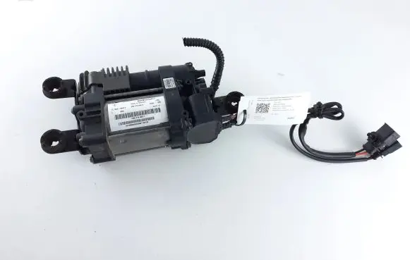 Porsche Macan (95B) Air suspension compressor/pump 95B616006C