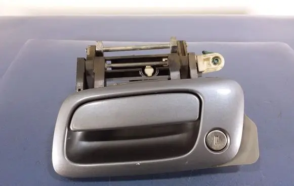 Opel Zafira B Front door exterior handle