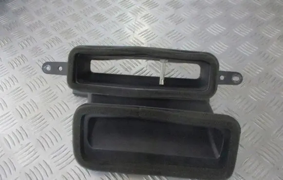Ford Mondeo Mk III Rear air vent grill 