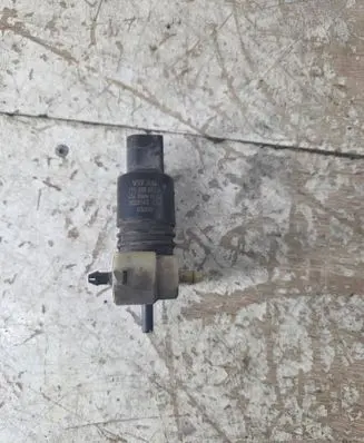Audi A3 S3 8L Windscreen/windshield washer pump 1T0955651A 3028143