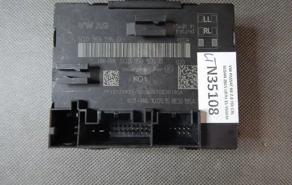 Volkswagen PASSAT B8 Door control unit/module 5Q0959595B