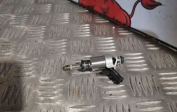 Audi A3 S3 8V Fuel injector 06G906036B 0261500318