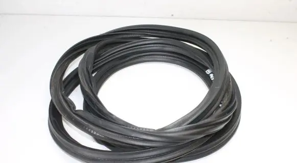Nissan 370Z Trunk rubber seal (body) 