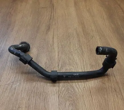 Porsche Macan (95B) Engine coolant pipe/hose 95B121447K