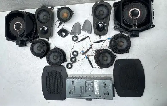 BMW X5 F15 Audio system kit F2526374 9384637 B200W0F2526374