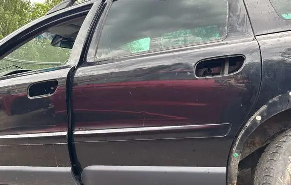 Volvo XC70 Rear door