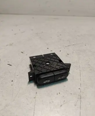 Honda HR-V Air conditioning (A/C) switch 2123K