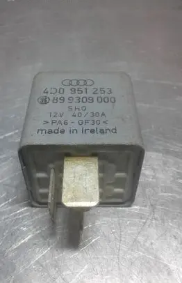 Volkswagen PASSAT B5.5 Other relay 4D0951253 899309000