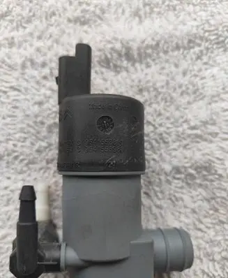 Nissan Qashqai Windscreen/windshield washer pump 28920BU010