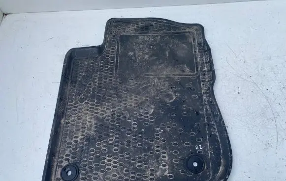 Peugeot 2008 I Front floor mat 1606632280