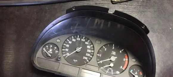BMW 5 E39 Speedometer (instrument cluster) 8381198