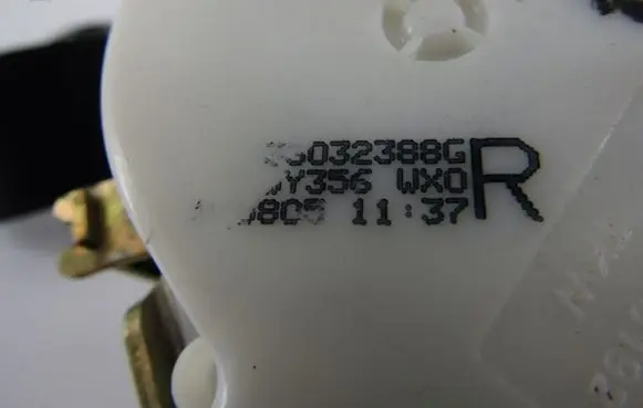 Ford Focus Front seatbelt 33032388G