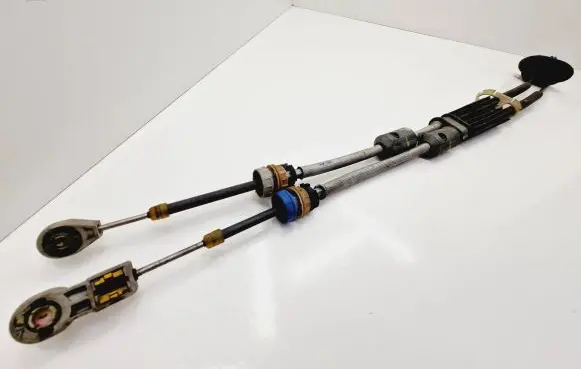 Gear shift cable linkage