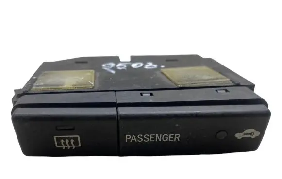 Toyota Avensis T250 Windscreen/window heater switch 8479005130