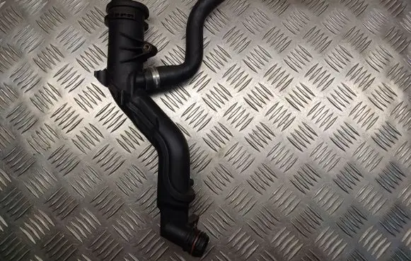 Citroen C4 Grand Picasso Oil fill pipe 9654733980