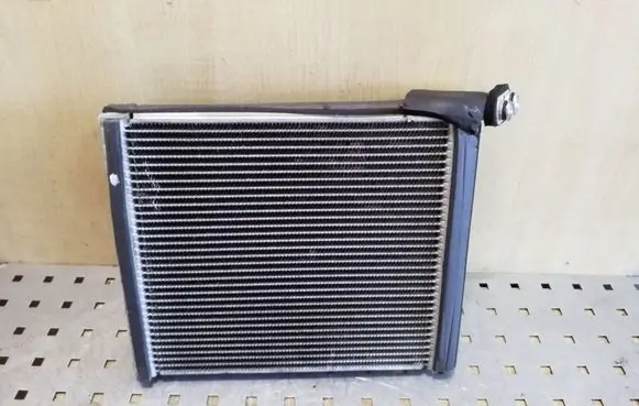 Toyota Avensis T270 Air conditioning (A/C) radiator (interior) 