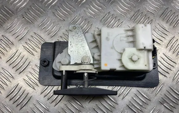 Peugeot 607 Loading door lock 18D5