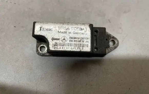 Mercedes-Benz C W202 Airbag deployment crash/impact sensor 0008209926