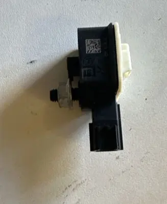 Opel Astra K Airbag deployment crash/impact sensor 13576422 26A41581