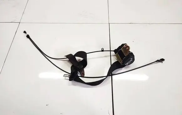 Nissan Primera Rear seatbelt
