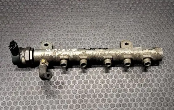 Opel Zafira B Fuel main line pipe 55200266 0445214056