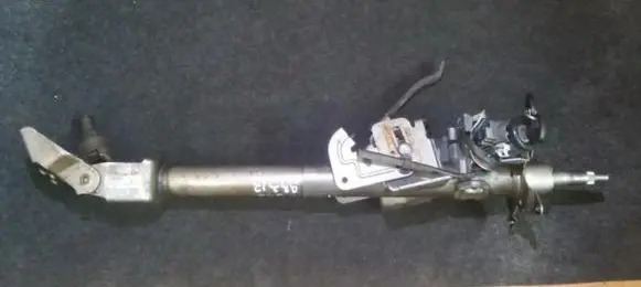 Mazda 626 Steering wheel axle