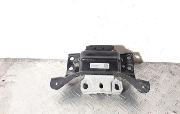 Volkswagen Golf VII Engine mount bracket 5Q0199555R
