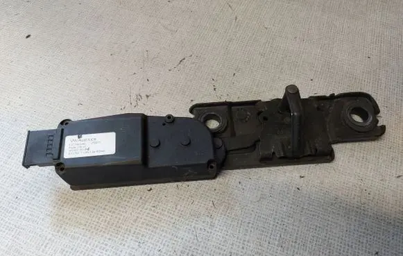 Audi A6 S6 C7 4G Tailgate/trunk/boot lock/latch/bracket 4F9827383