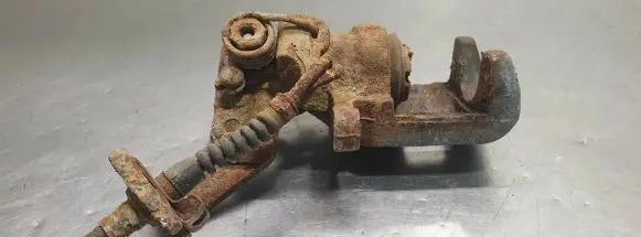 Mazda CX-3 Rear brake caliper