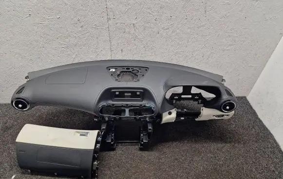 Mercedes-Benz AMG GT R190 C190 Dashboard