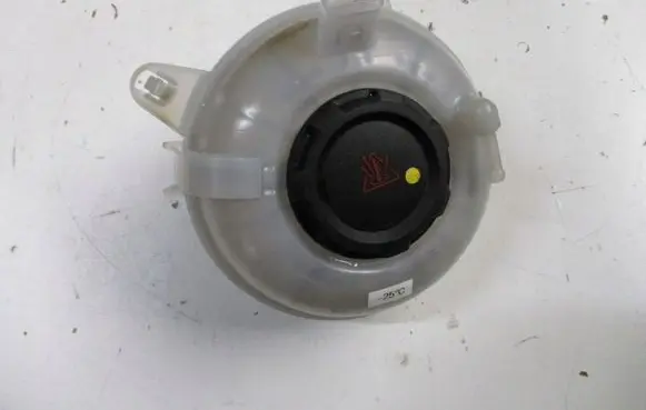 Audi A3 S3 A3 Sportback 8P Coolant expansion tank/reservoir 5Q0121407G