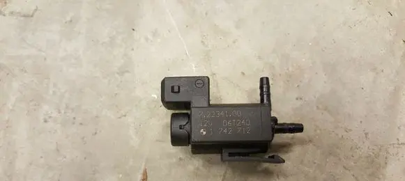 BMW 7 E65 E66 Turbo solenoid valve 722341