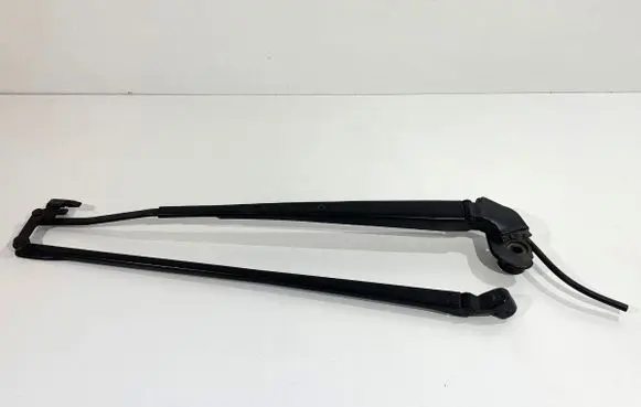 Toyota Yaris Front wiper blade arm 