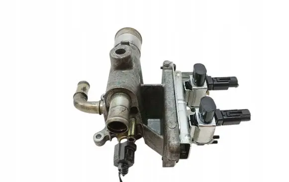 Ford C-MAX I Thermostat housing 1S7G8K556AH
