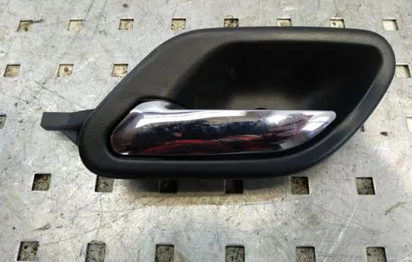 BMW 5 E39 Rear door interior handle 8226049