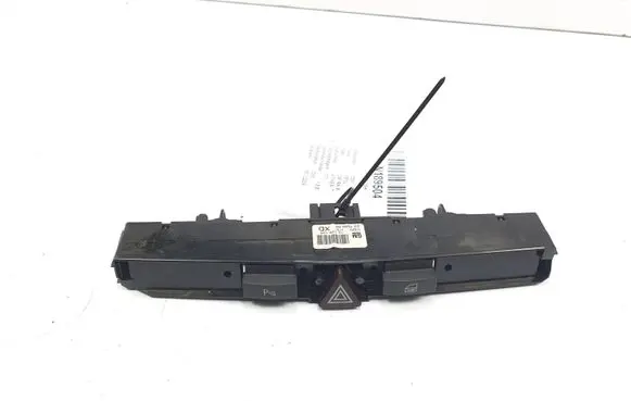 Opel Zafira B Other switches/knobs/shifts 13100106 PRZYCISK AWARYJNYCH