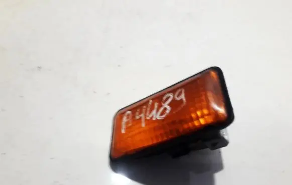 Volkswagen Golf III Front fender indicator light 1H0949111